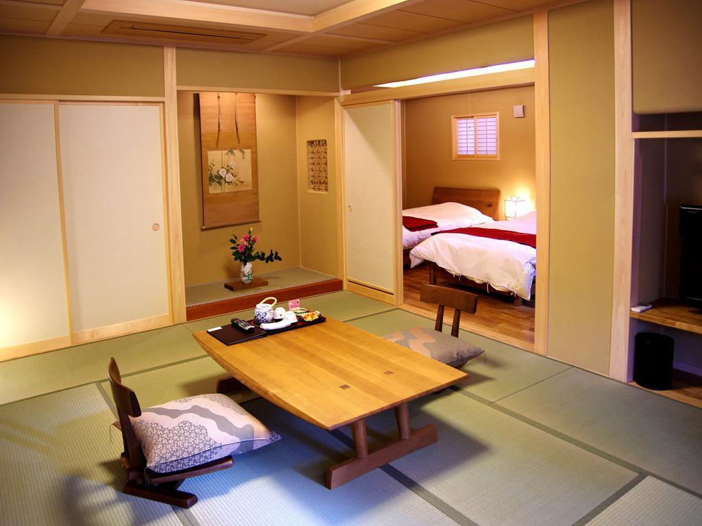 Gero Onsen Yukyunohana Zimmer foto